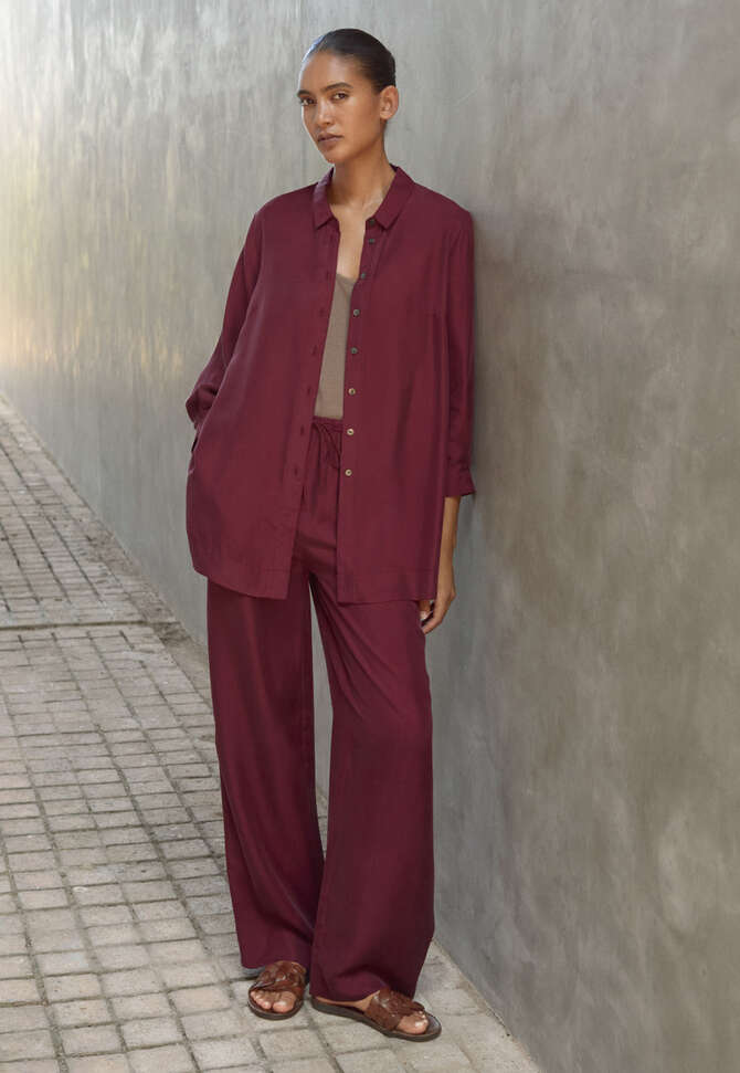Deep side-split shirt, Maroon, completeTheLook