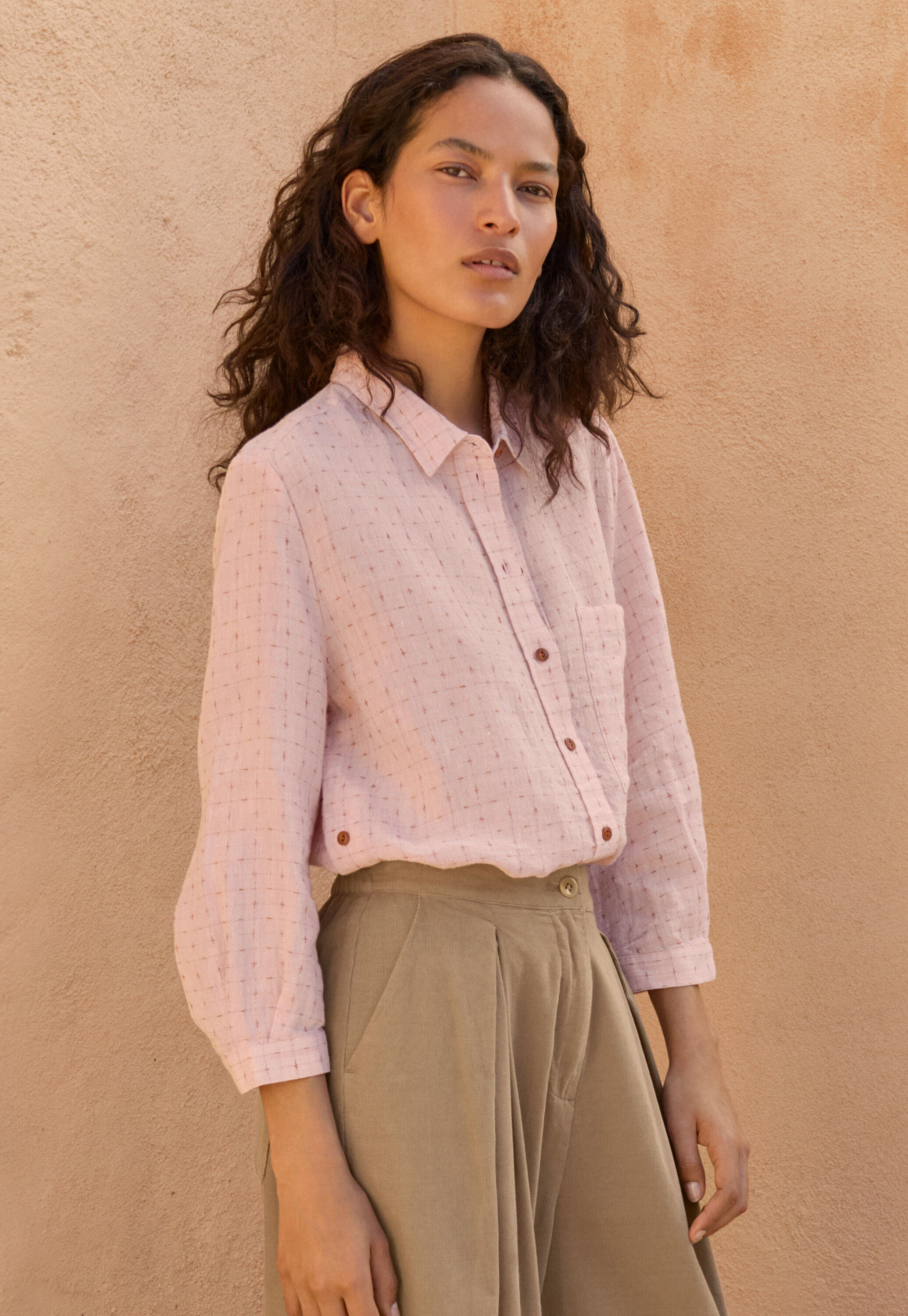 Barrel-leg trousers