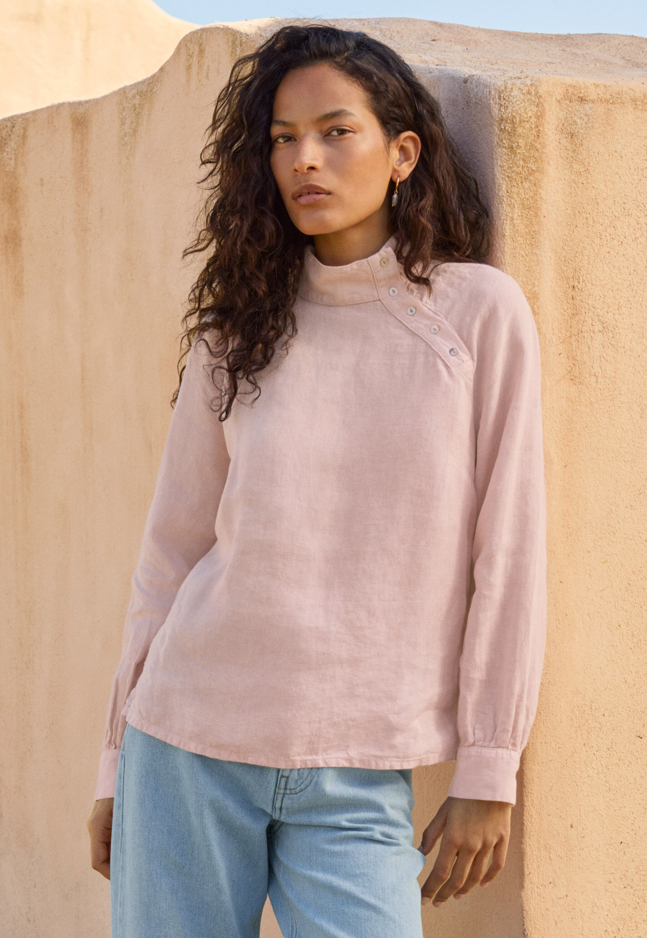 Barrel-leg trousers