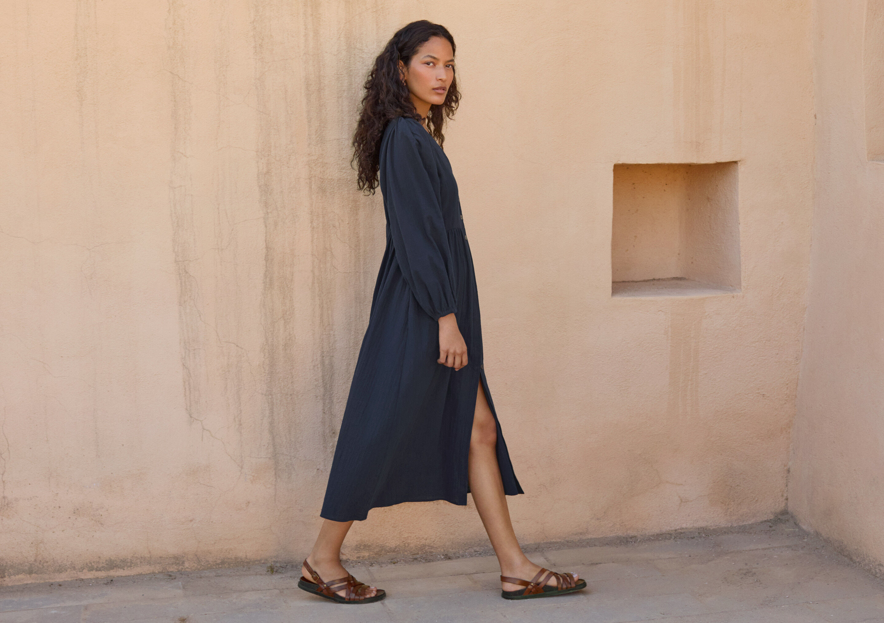 Barrel-leg trousers
