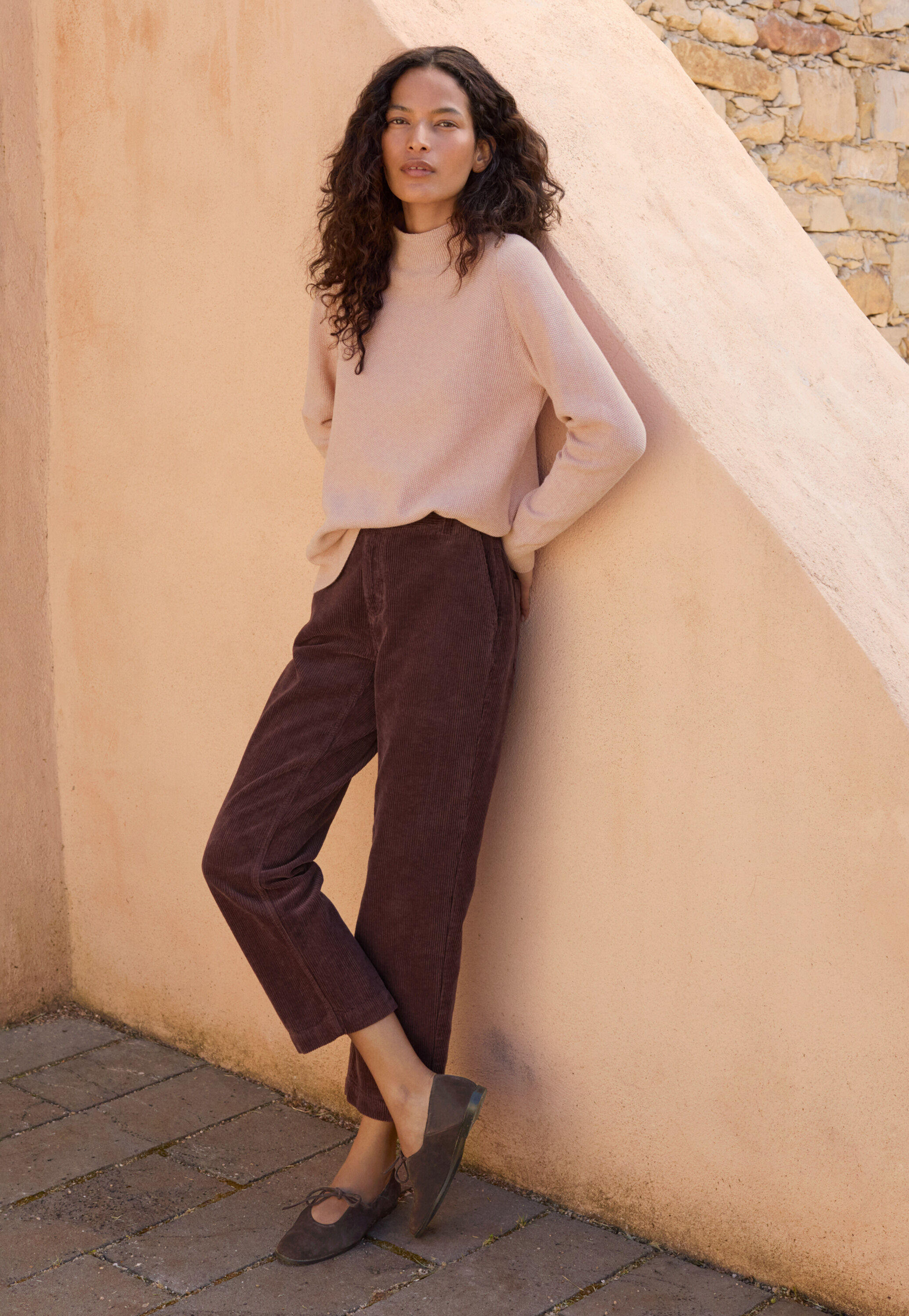 Barrel-leg trousers