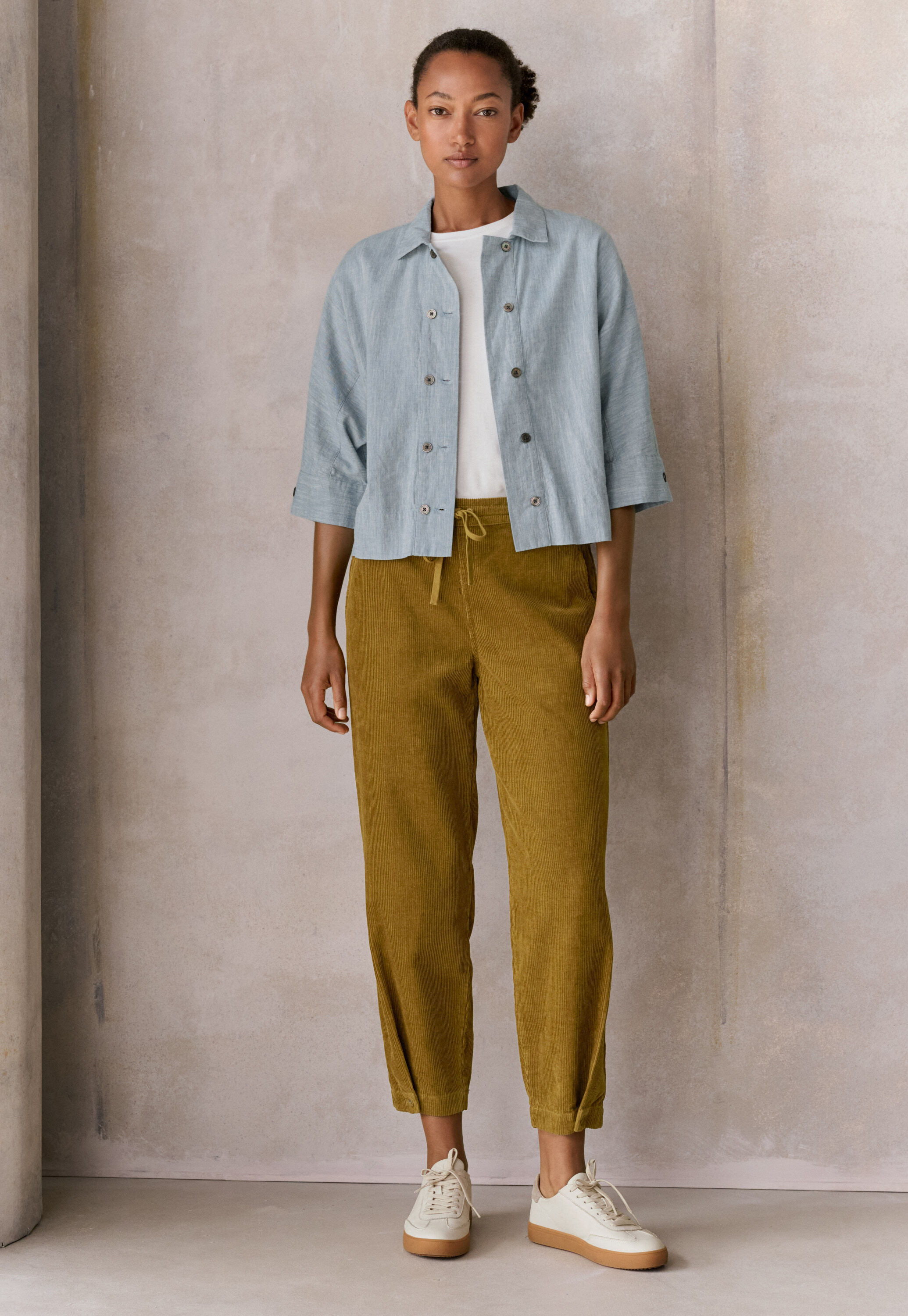 Barrel-leg trousers