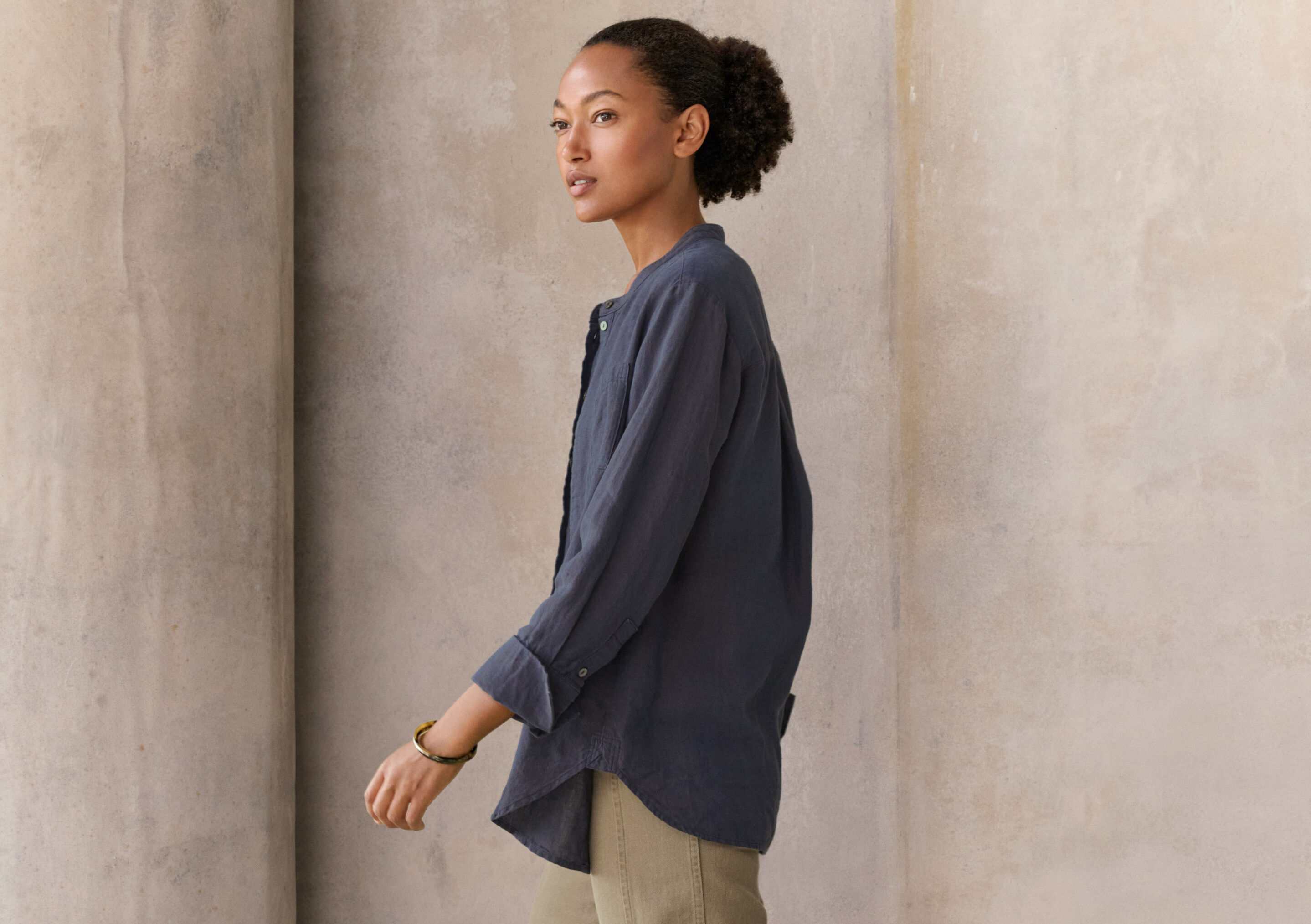 Barrel-leg trousers