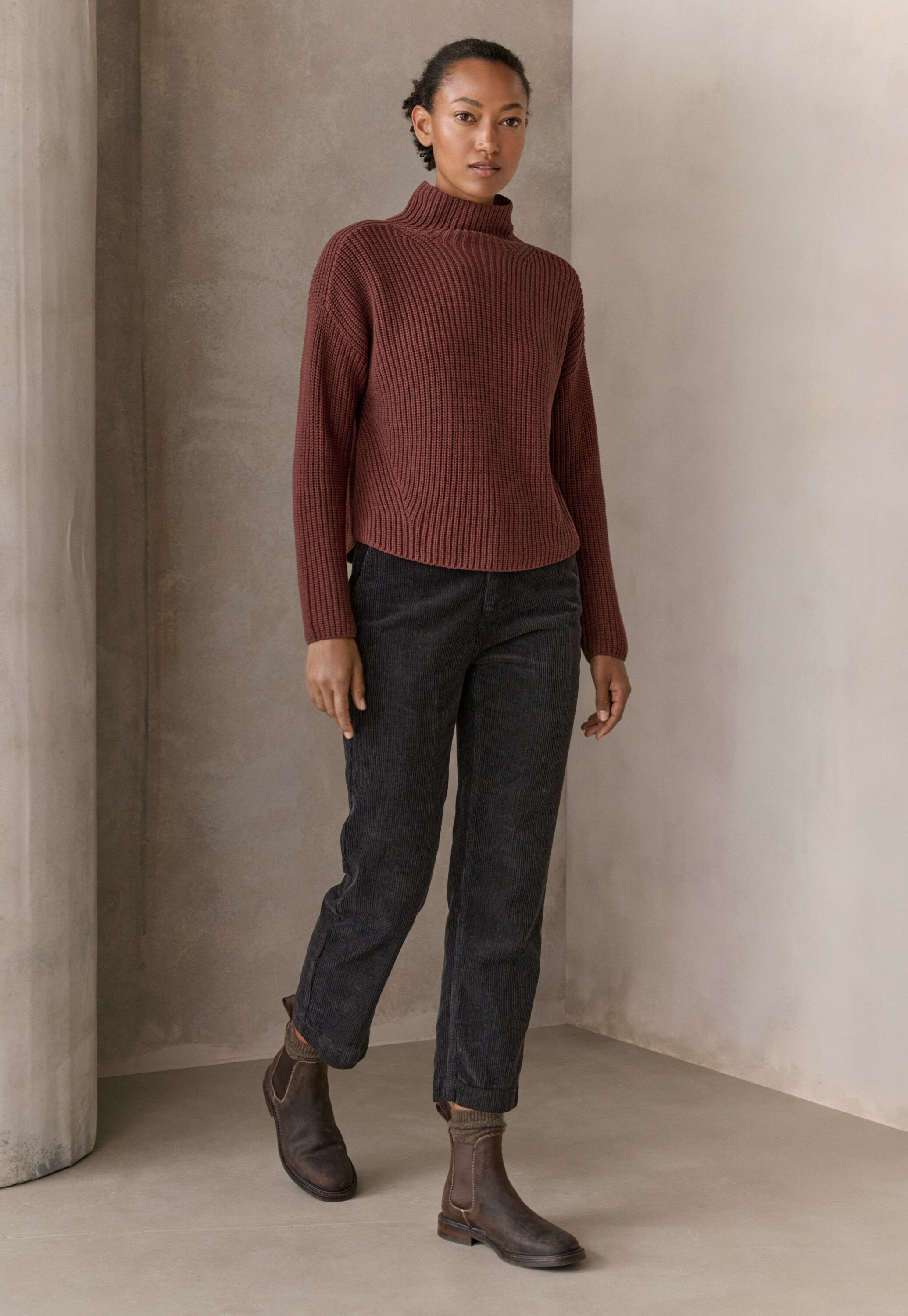 Barrel-leg trousers