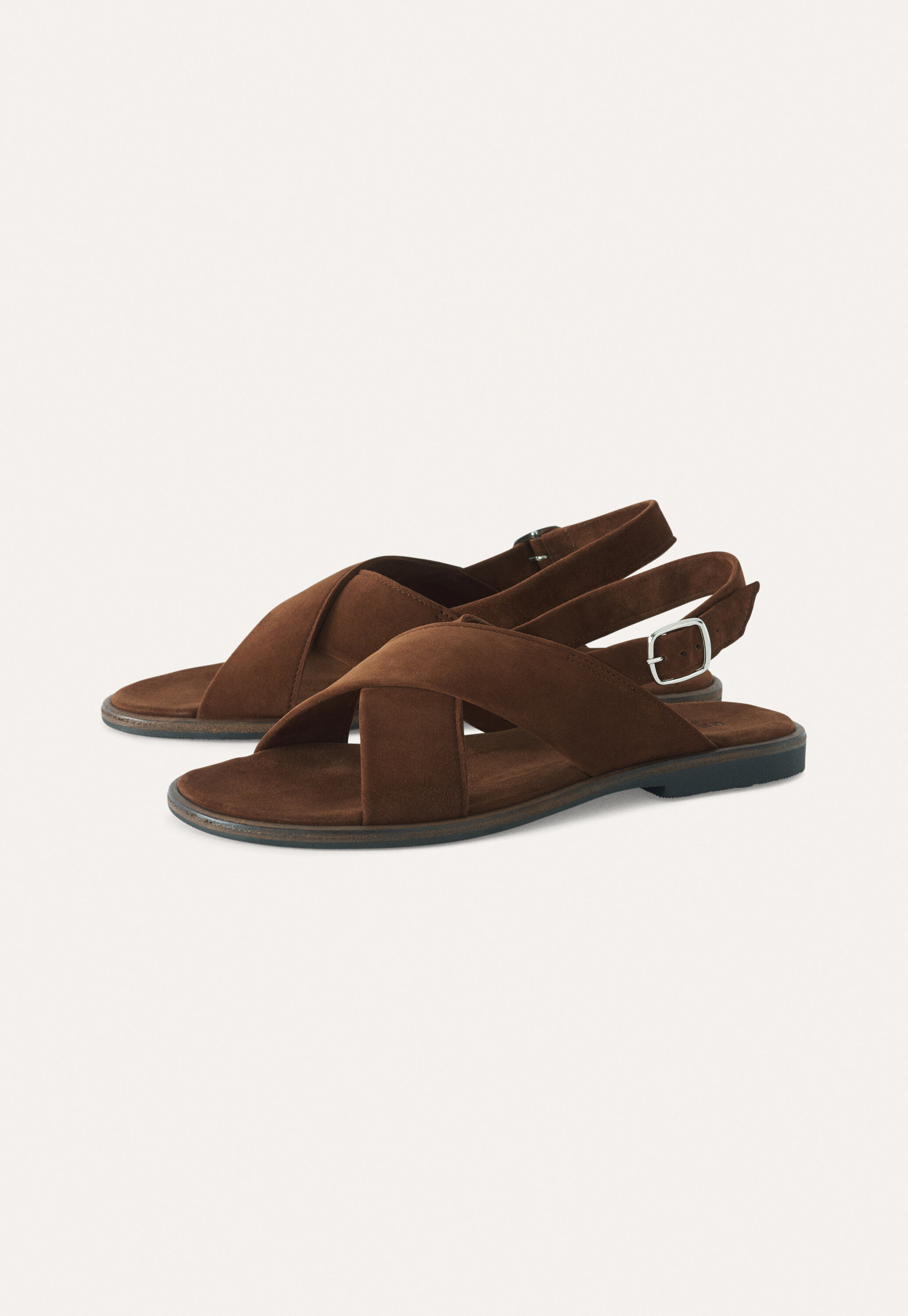 Wedge sandal with cut-out
