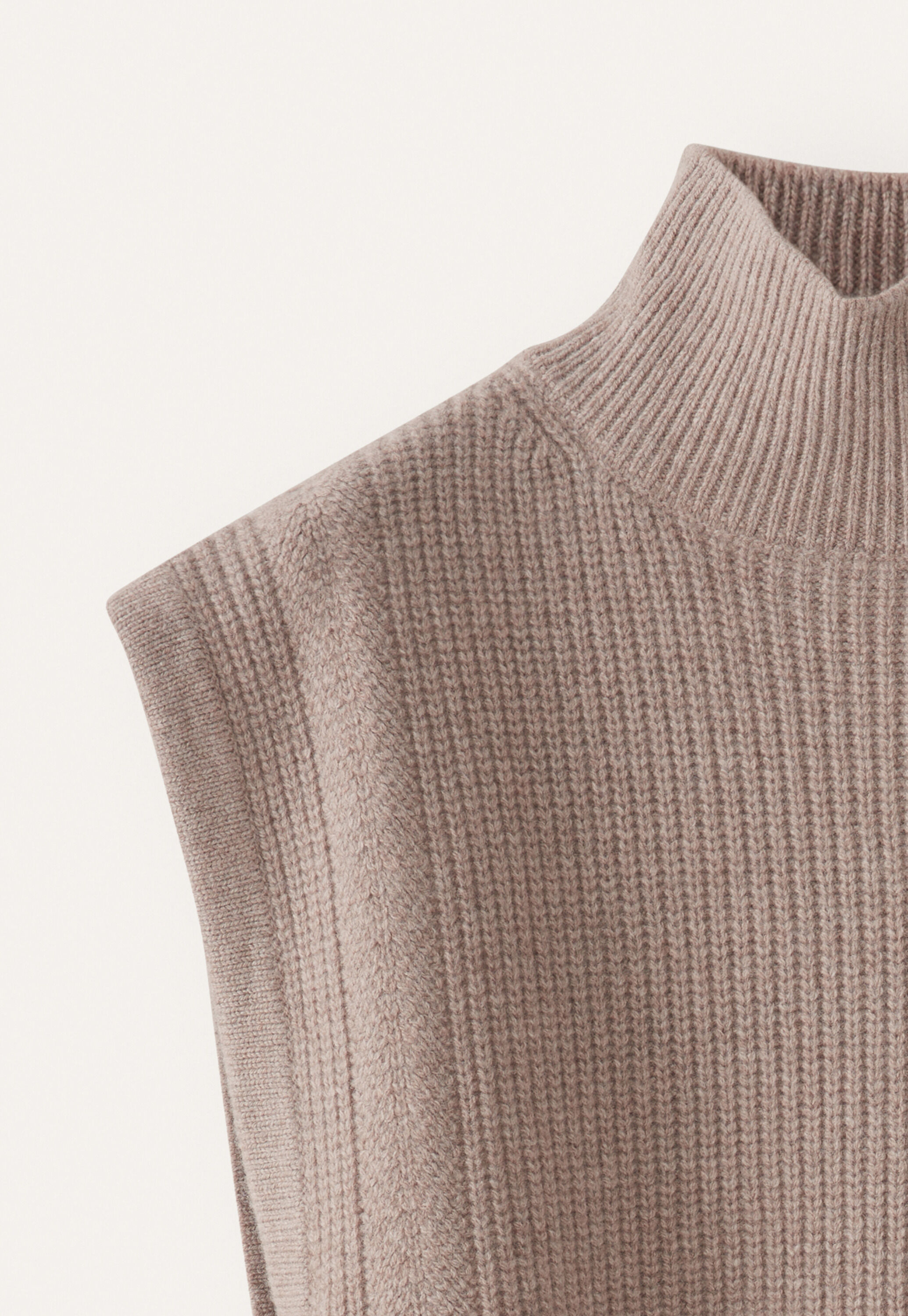 Knitted tabard