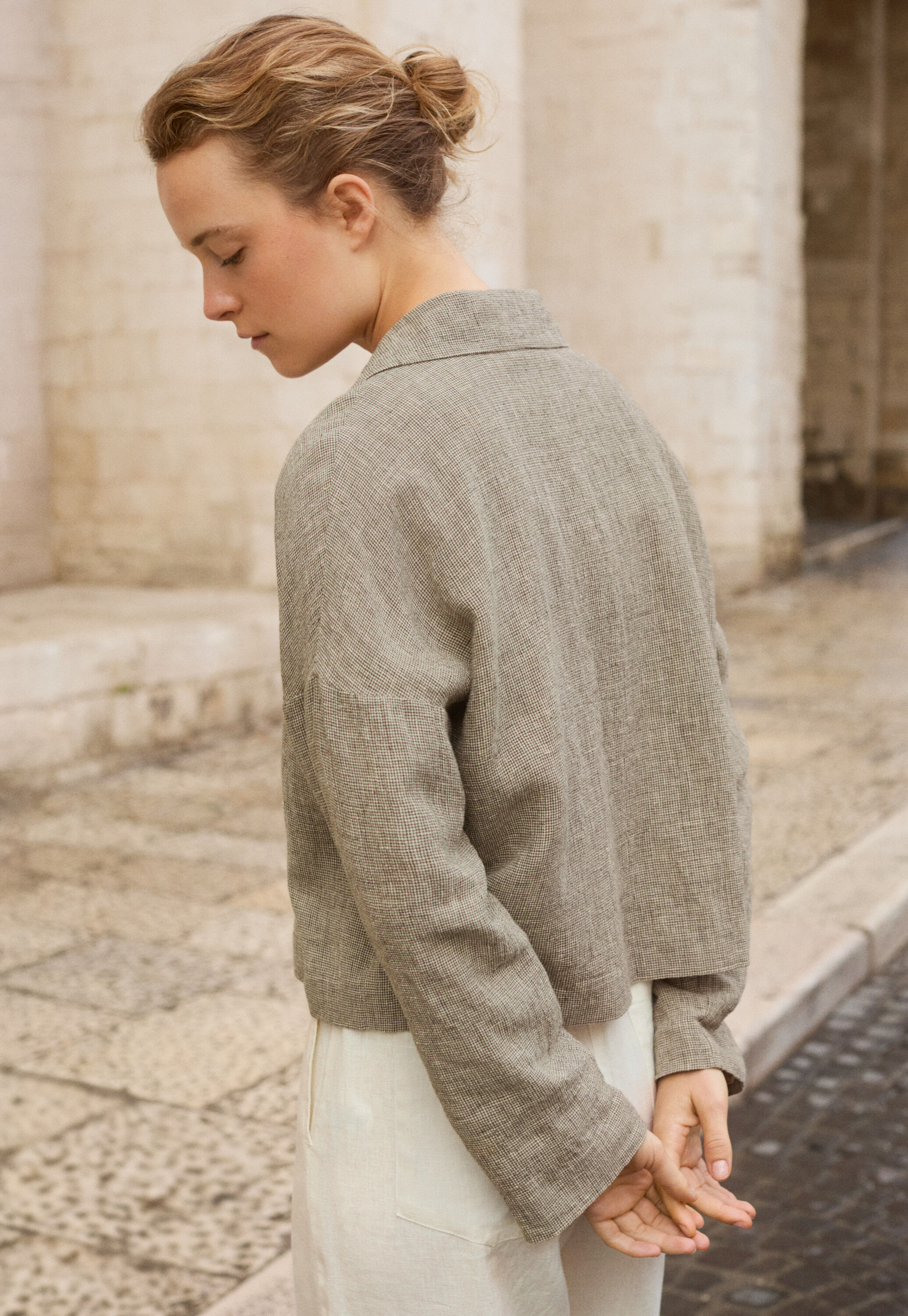 Wide-collar jacket