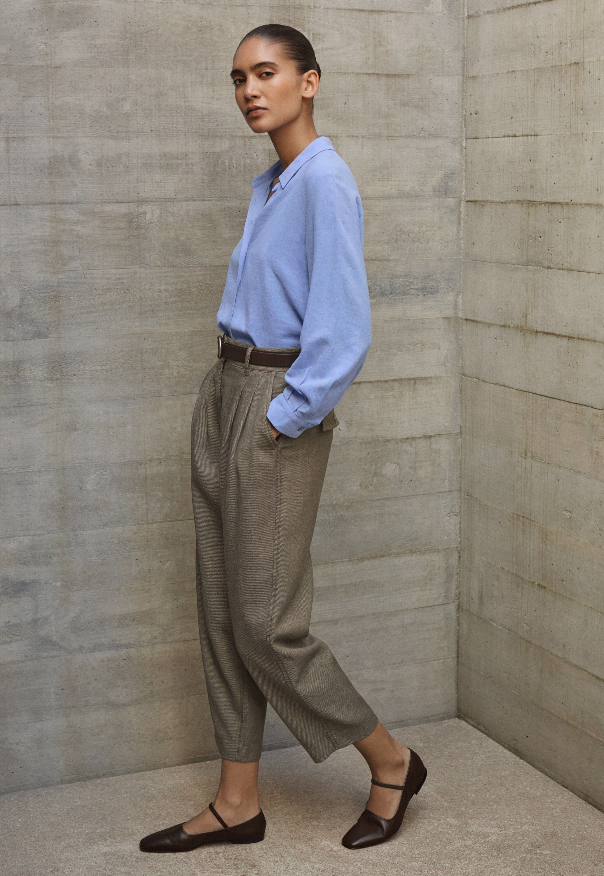 Curved-sleeve blouse