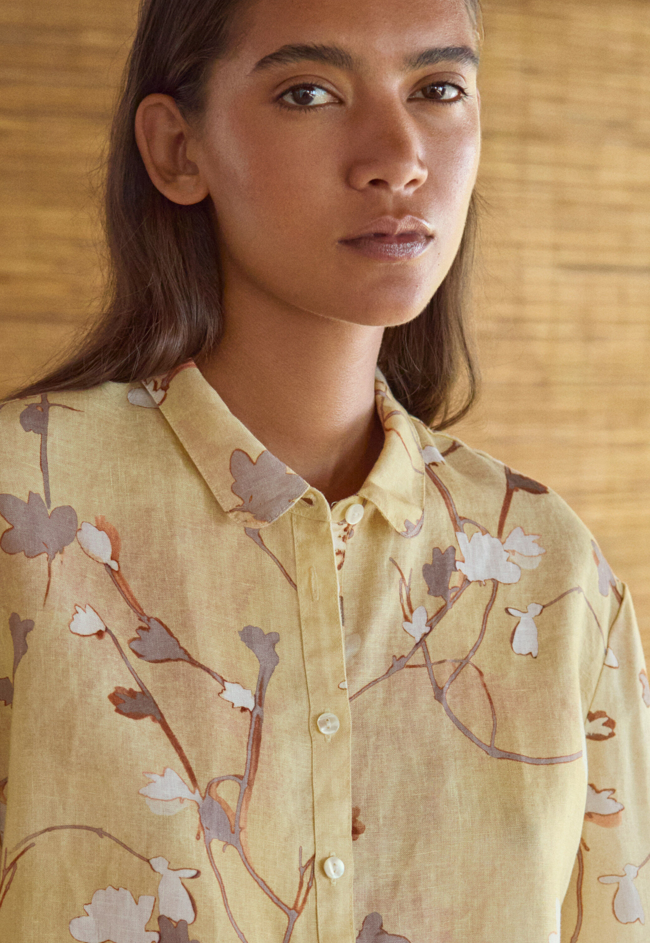 Printed pleat sleeve shirt