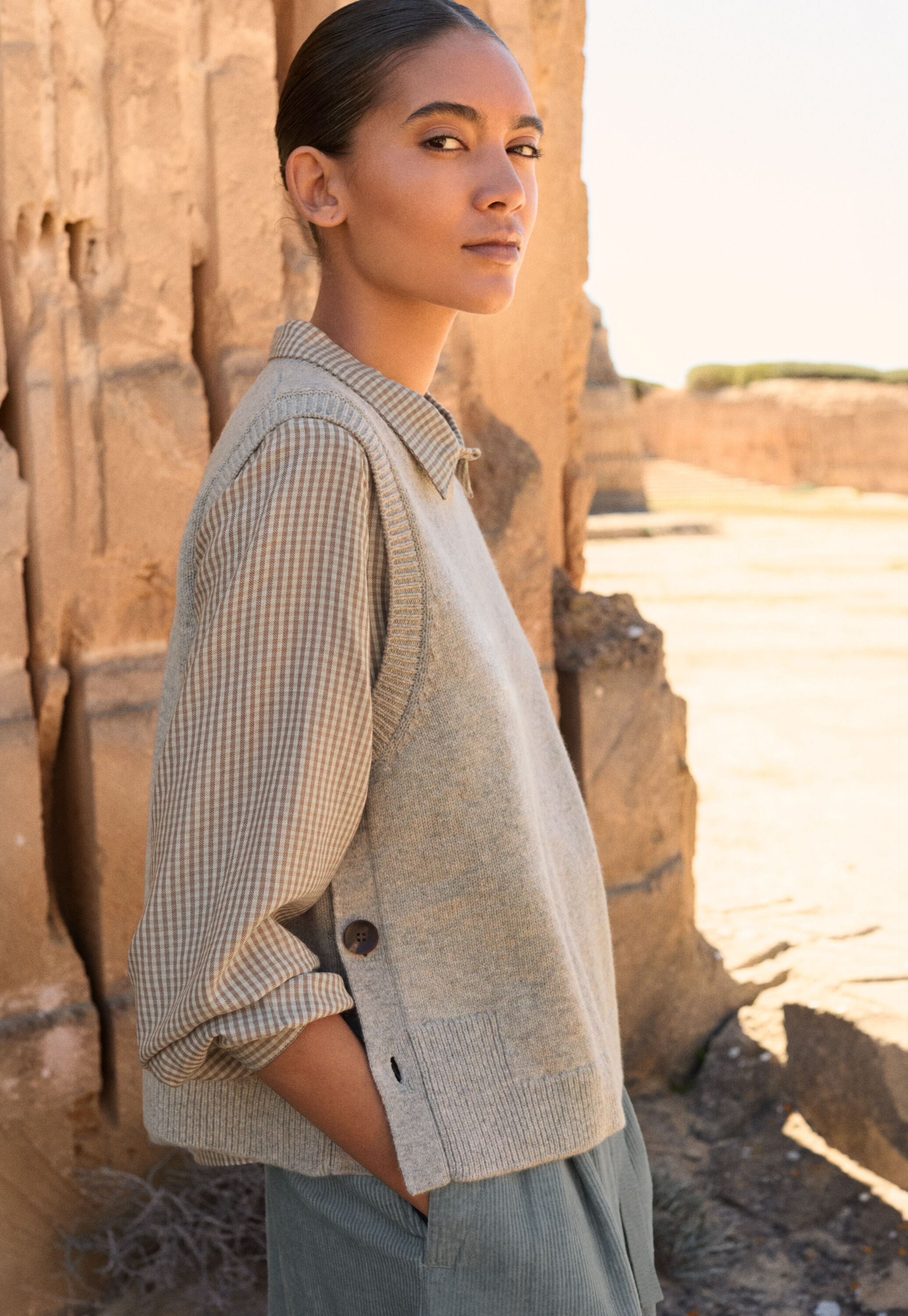 Sleeveless sweater