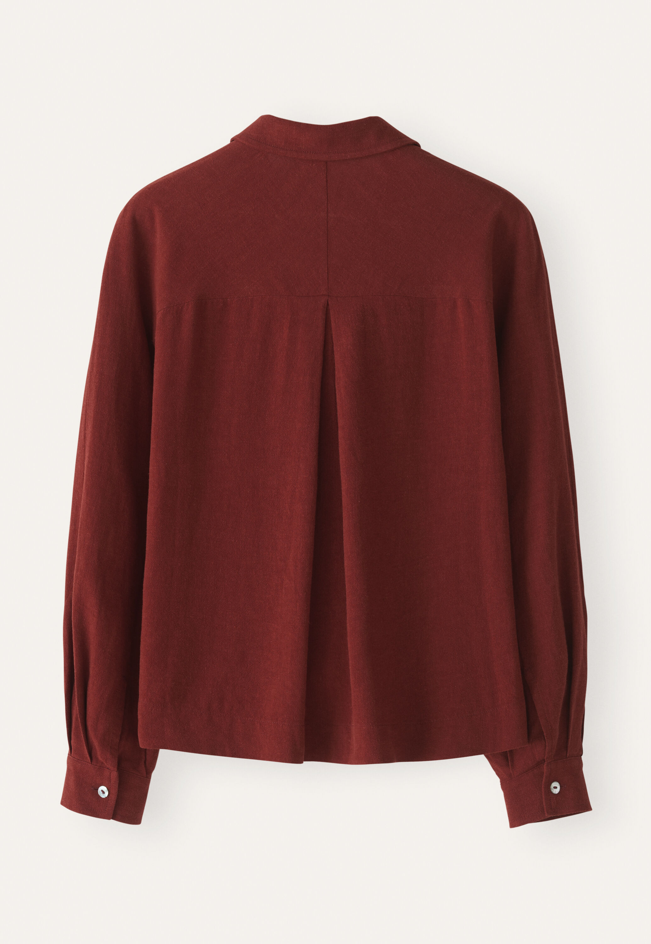 Curved-sleeve blouse