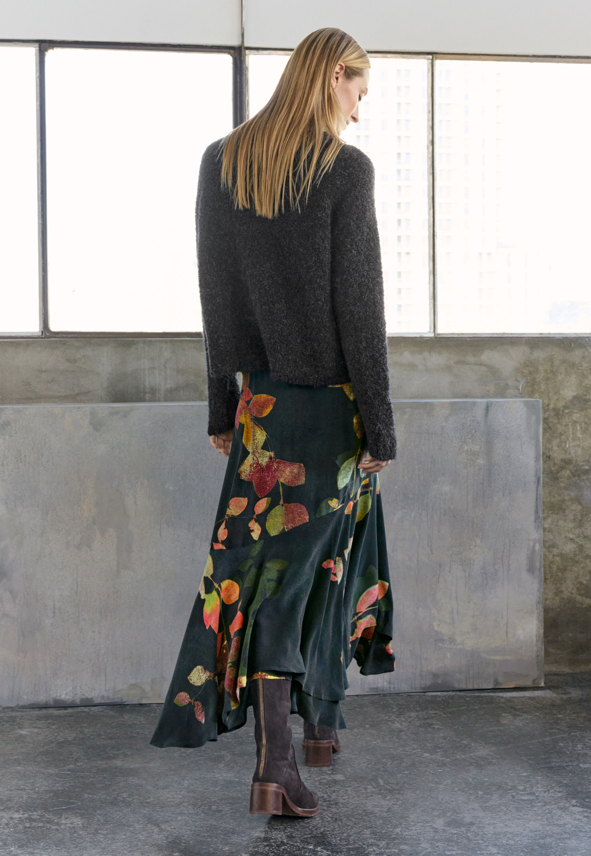 Asymmetric fluted hem skirt