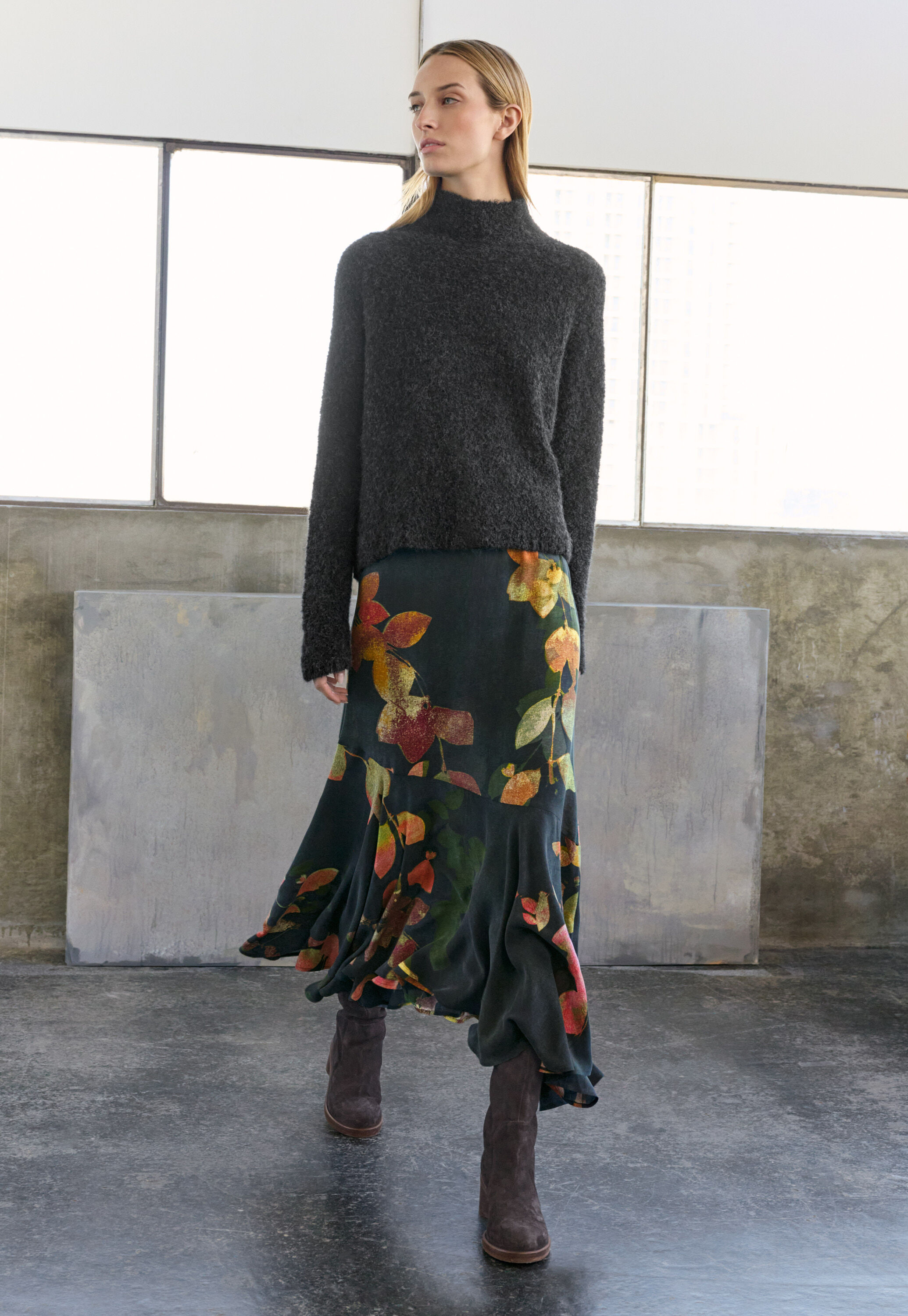 Asymmetric fluted hem skirt