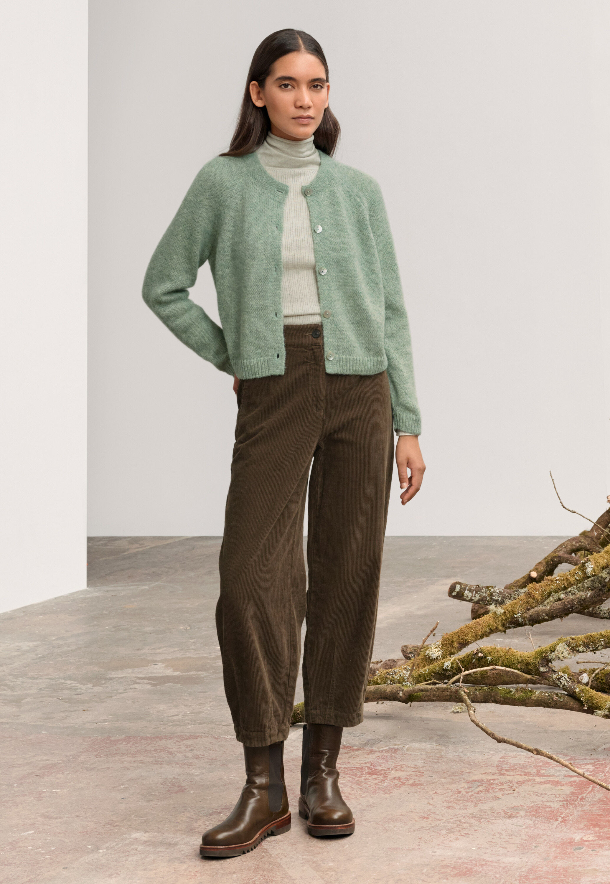 Cropped tapered-leg trousers