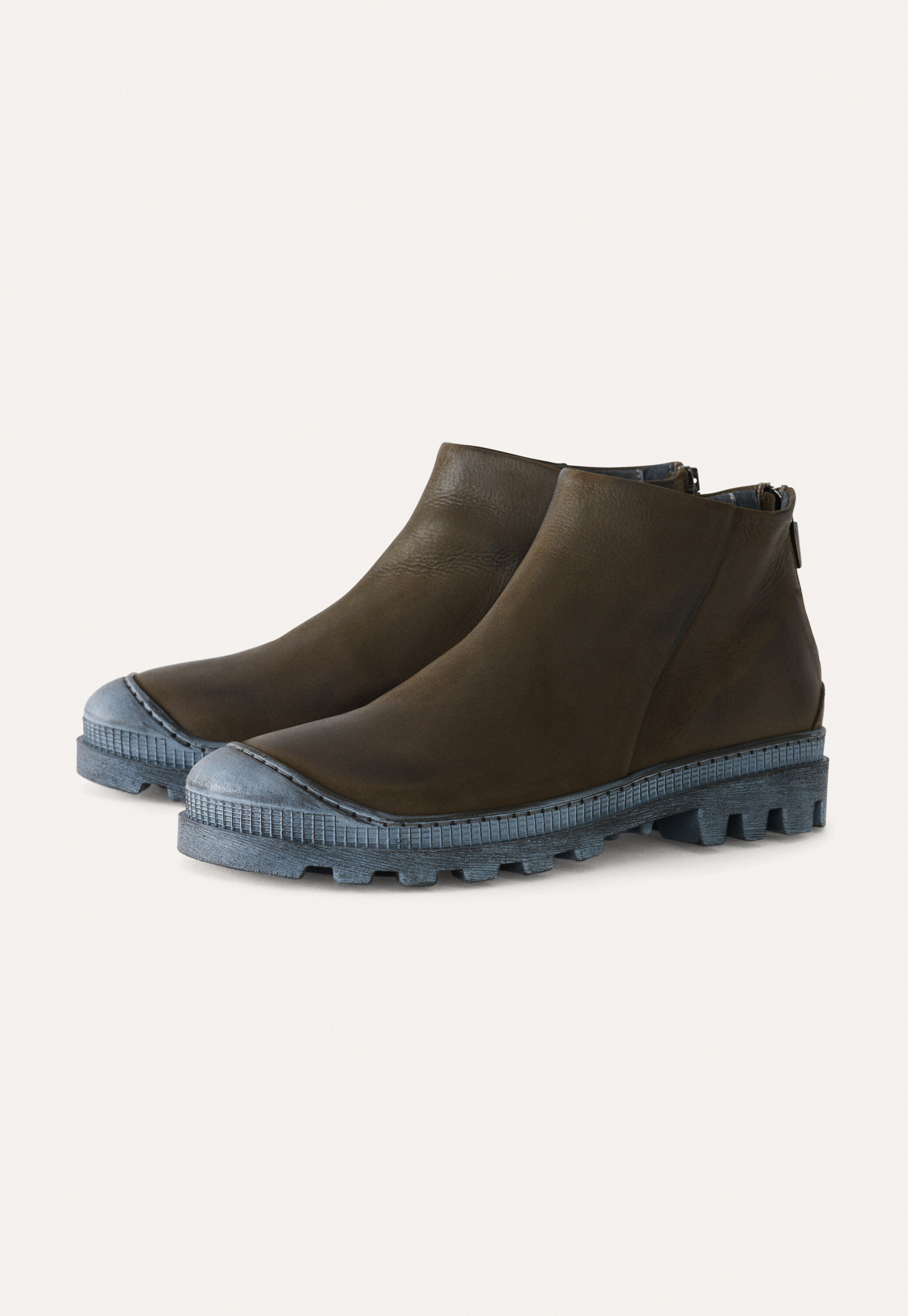 Zip-back ankle boots
