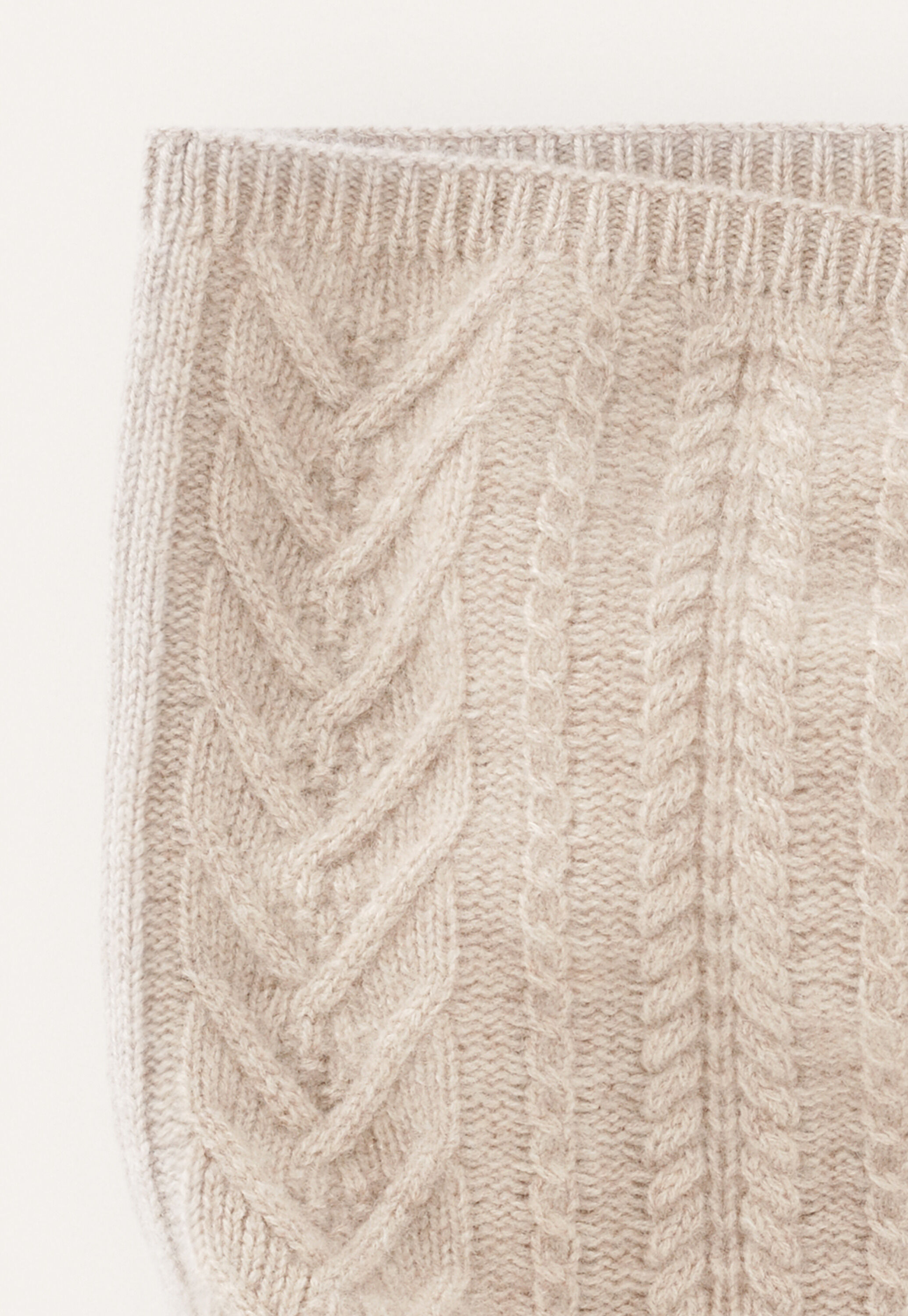 Cable snood